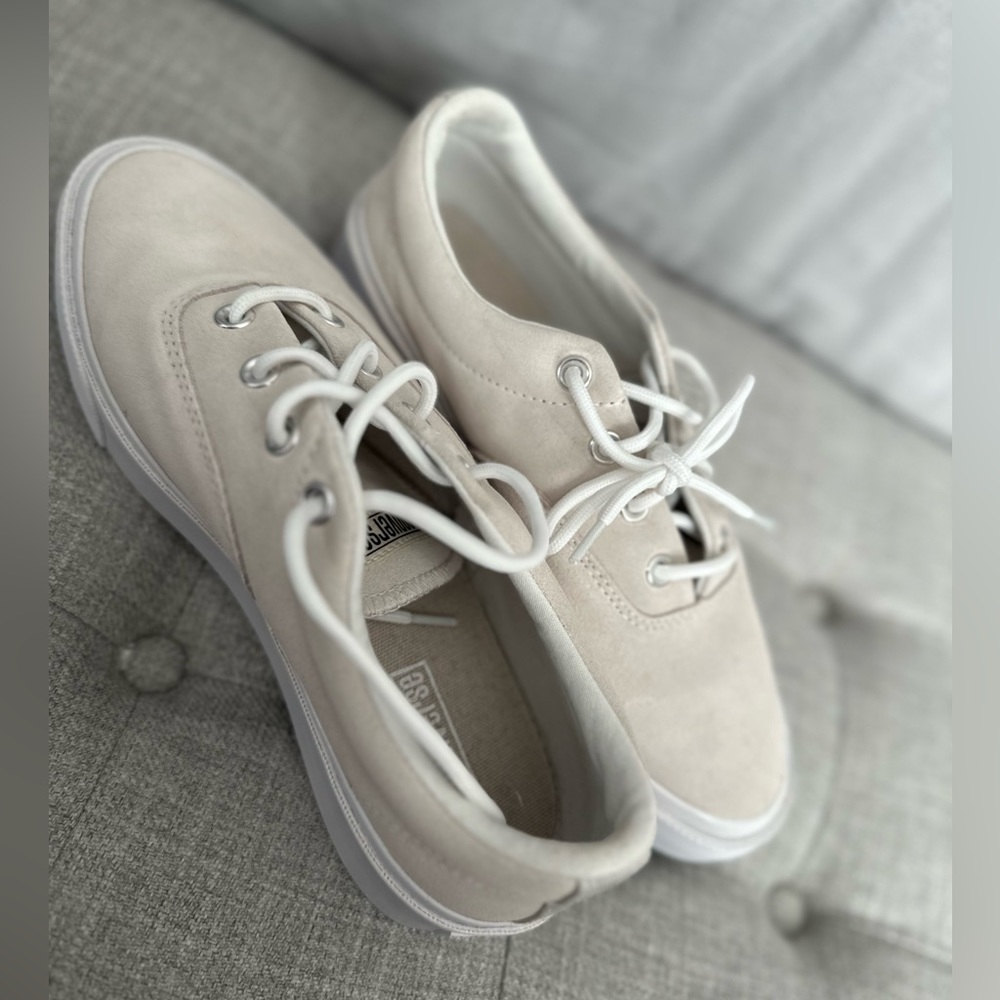 CONVERSE SHOES